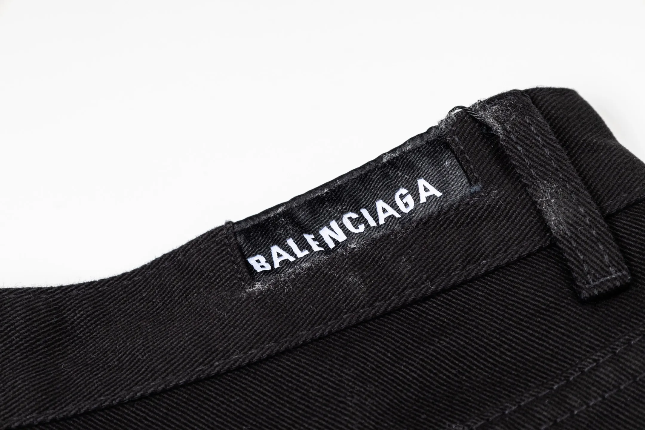 Balenciaga Classic Balenciaga ， ， ， 。 ， ， 。 ， ， 。 ， Versatile， 。 ：1907# ：Black Size：28 30 32 34 36